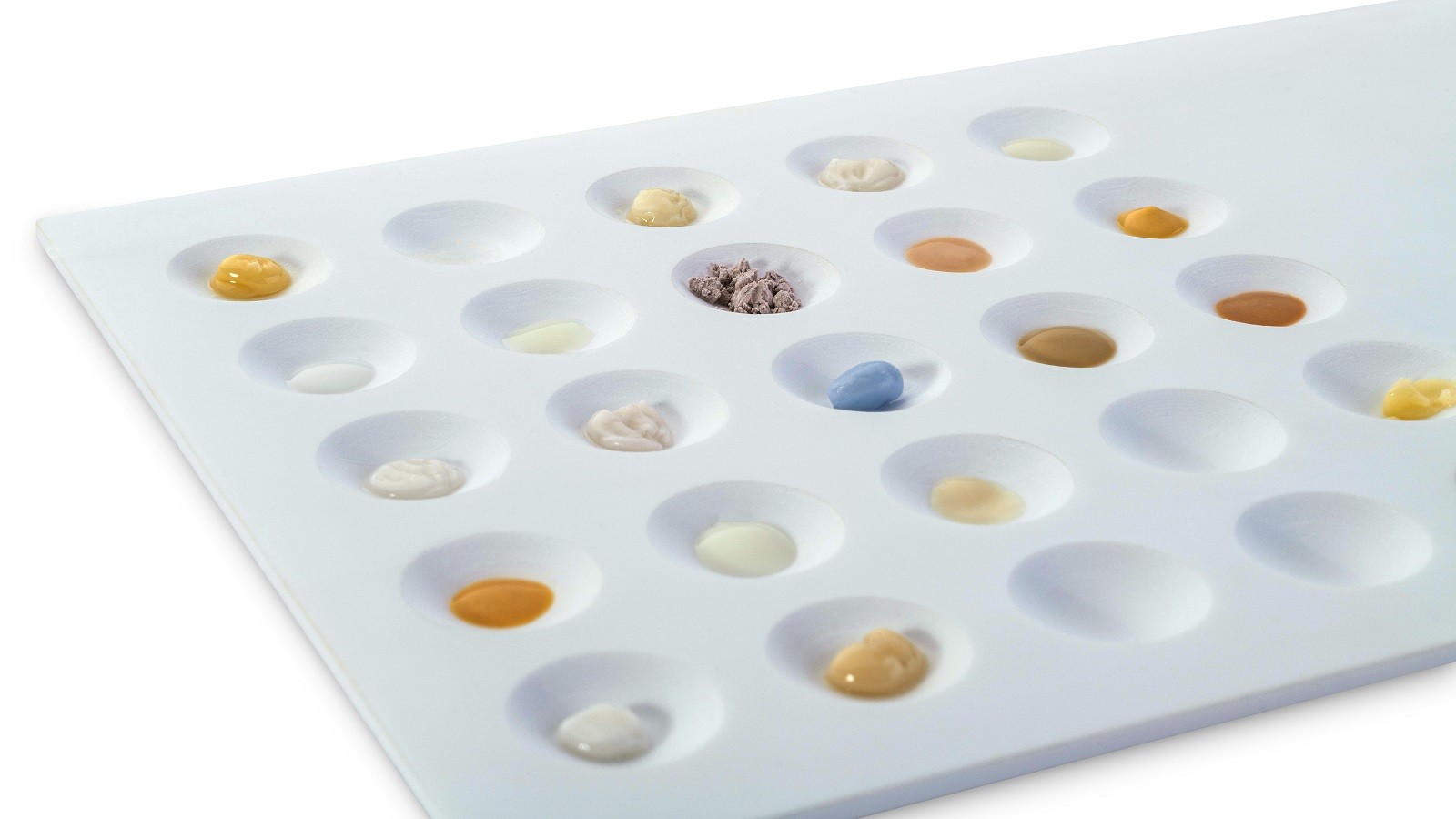 Η σειρά HeraCeram cre-active προσφέρει μια ευρεία γκάμα υλικών σε διάφορες συστάσεις.