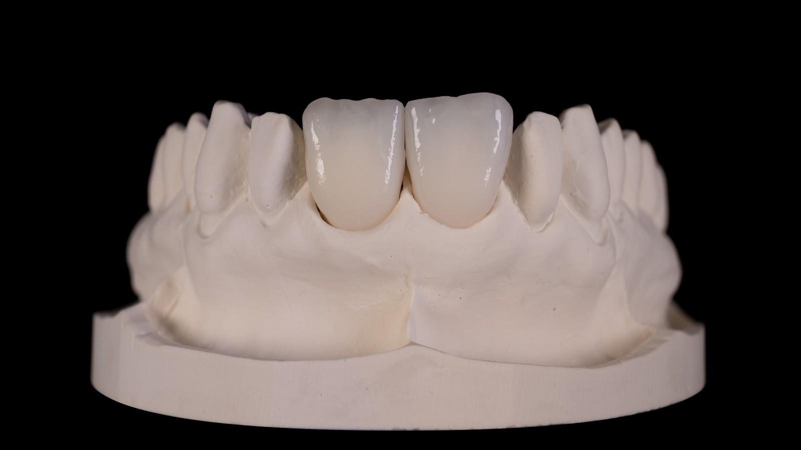 HeraCeram cre-active - Bleach please concept