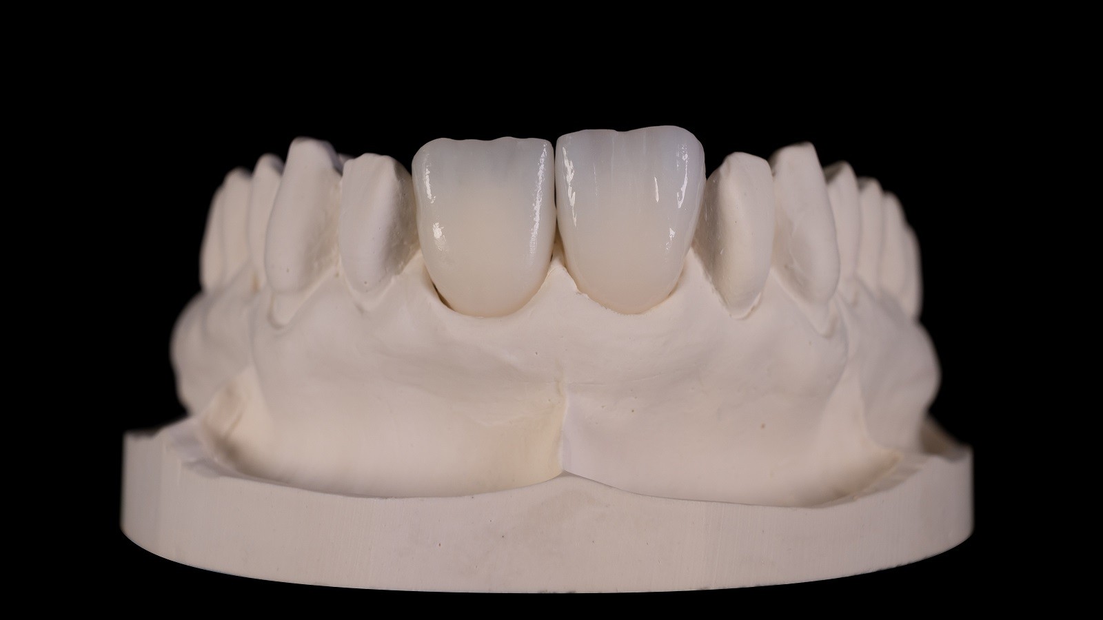 HeraCeram cre-active - Bleach please concept